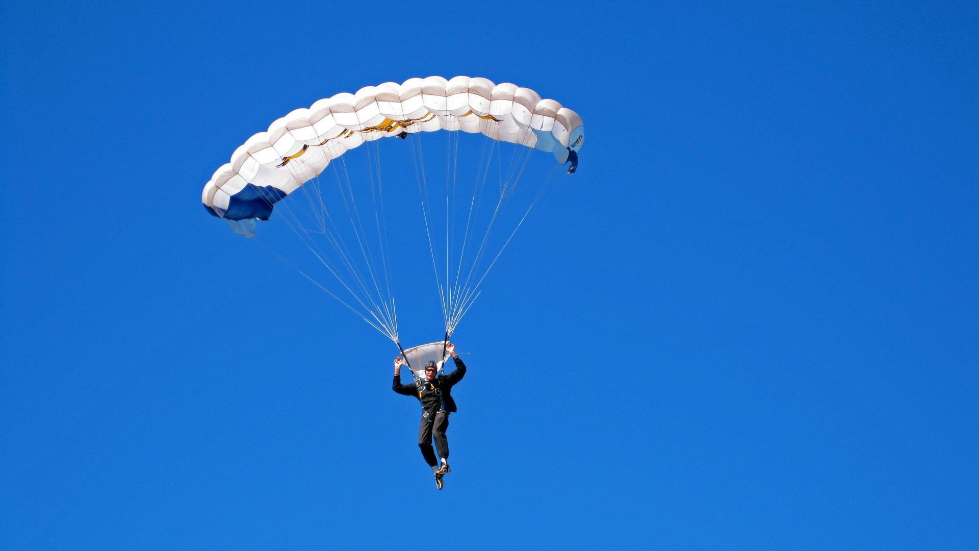 CBA联赛加强裁判培训工作